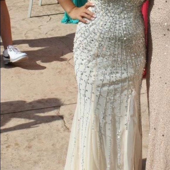 Prom Dress - Picture 2 of 5